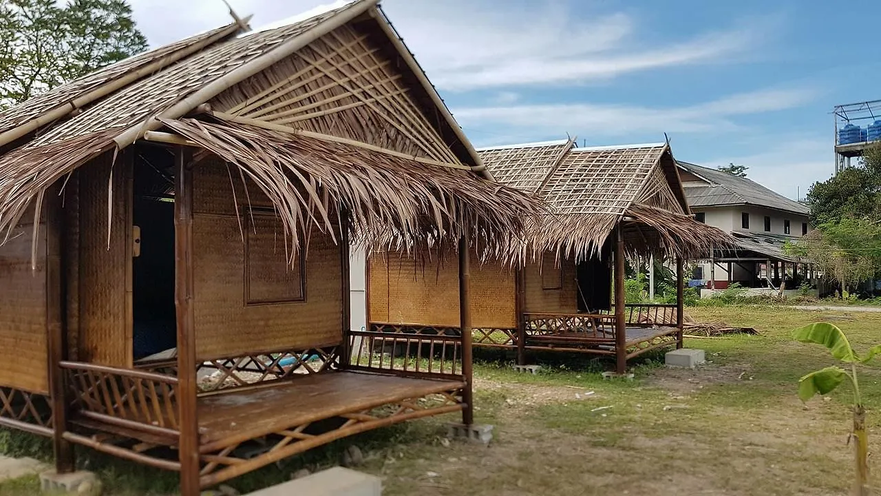 Hotel Lanta Local Hut Ko Lanta Resort